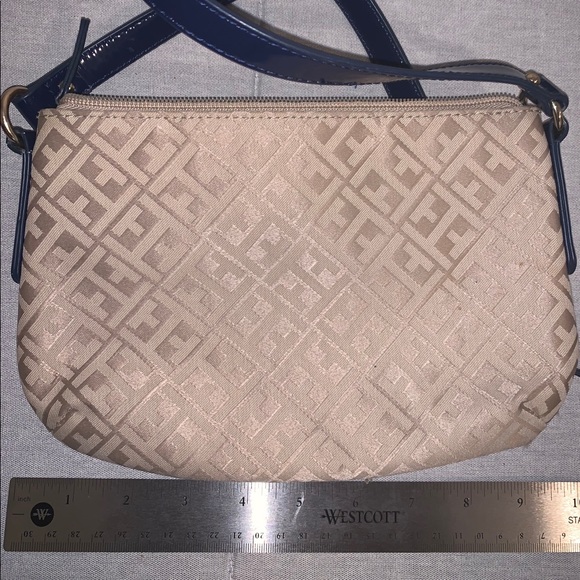 Tommy Hilfiger Crossbody - Picture 4 of 4